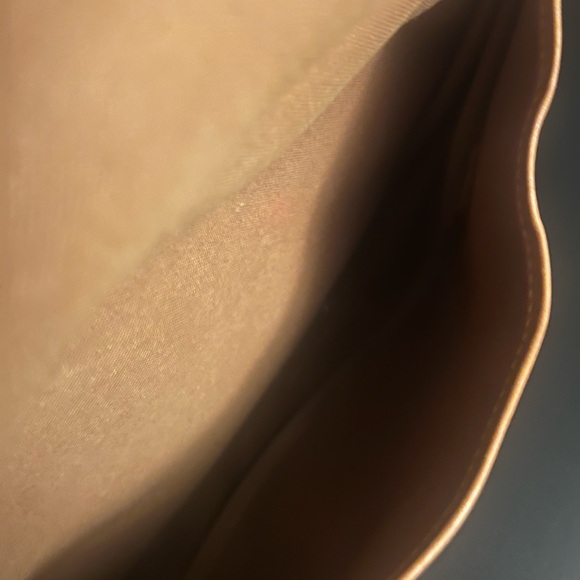 Authentic Louis Vuitton Samur 30 - Picture 5 of 8